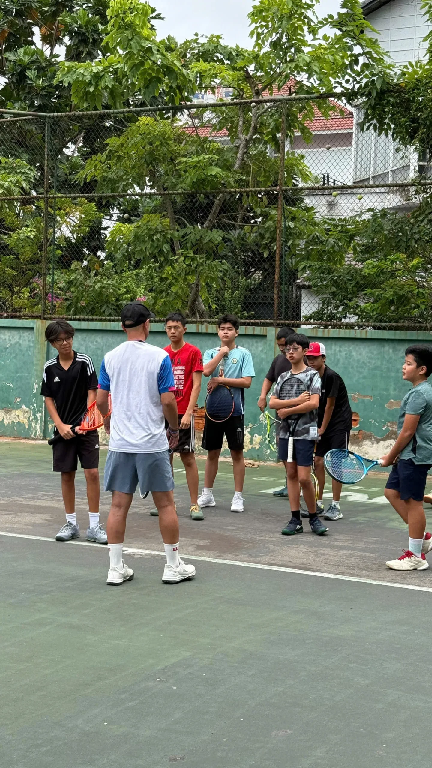 Lớp tennis ghép nhóm được xếp theo trình độ tại TP.HCM